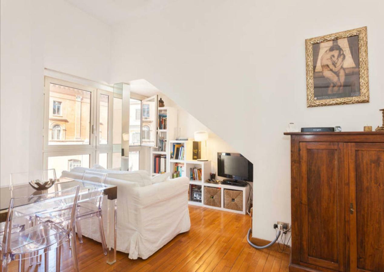 Live In The Heart Of Apartment *